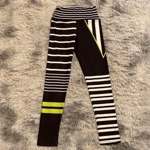 Black and white Leggings for women sports,M